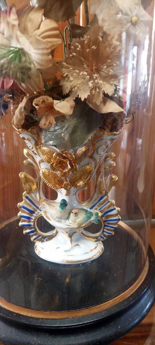 Cloche ancienne en verre soufflé, vase en céramique et fleurs en tissu, XIXe siècle-photo-2