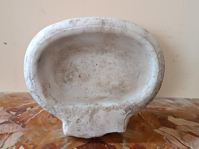 Small Antique 17th-century Tuscan Marble Holy Water Font