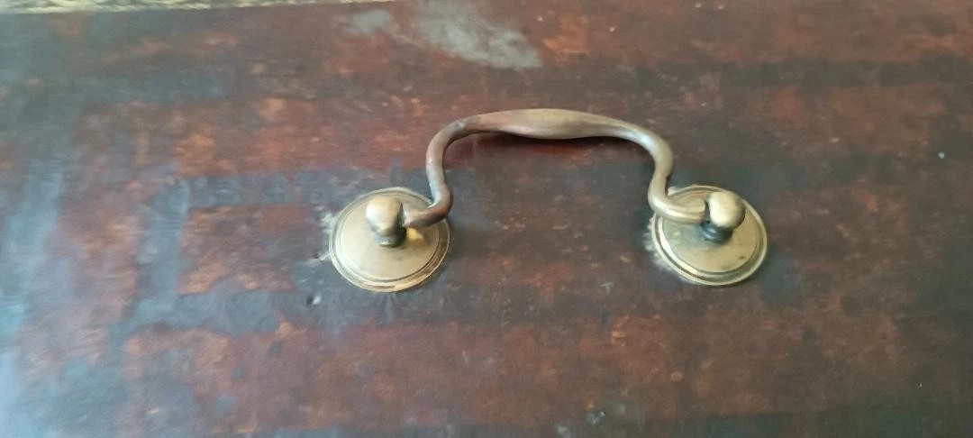 Coffret, malle, recouvert de cuir décoré. XVIIe siècle-photo-5