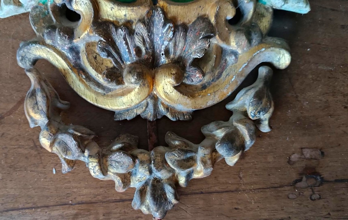 Ancien blason héraldique en bois laqué et doré, fin du XVIIe et début du XVIIIe siècle-photo-2