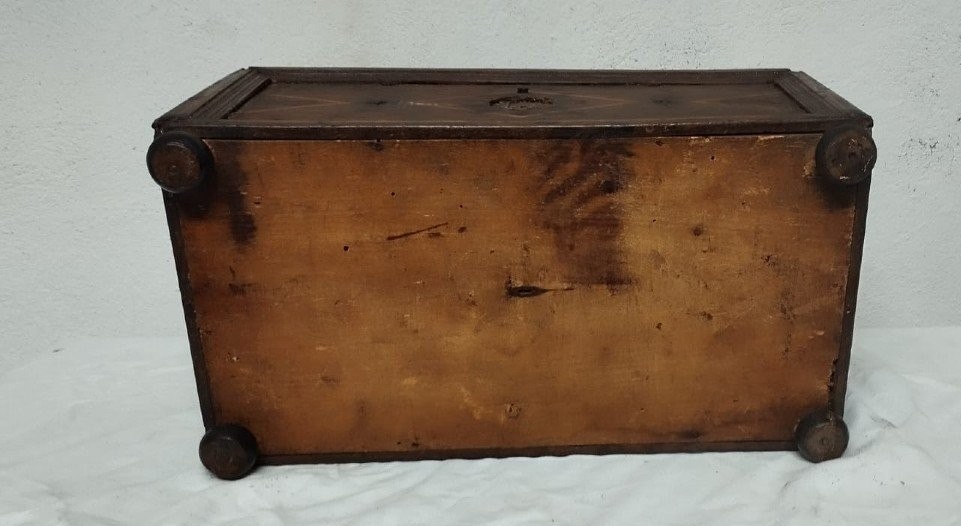 Boîte à aumônes ancienne en bois incrusté du XVIIe siècle - L.30 - P.20 - H.18-photo-5