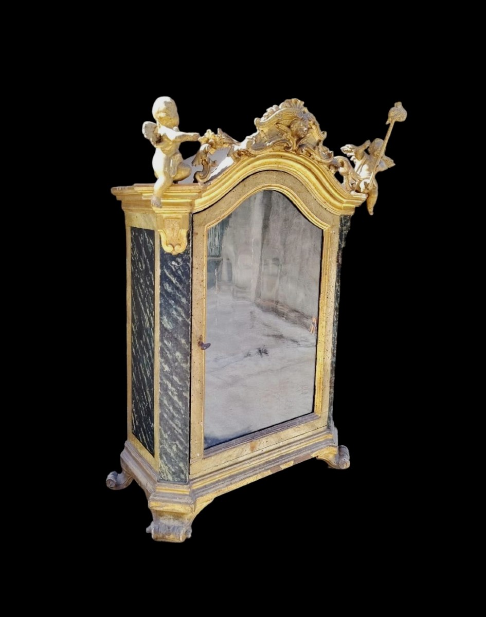 Vitrine ancienne de l'époque baroque en Toscane, fin du XVIIe siècle