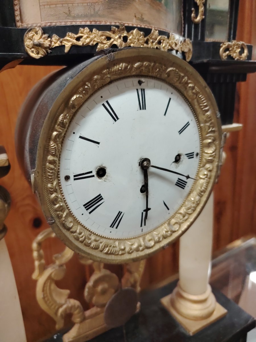 Pendule de parvis Biedermeier en bois ébénisé et doré, à colonnes d'albâtre,XIX SIECLE-photo-4