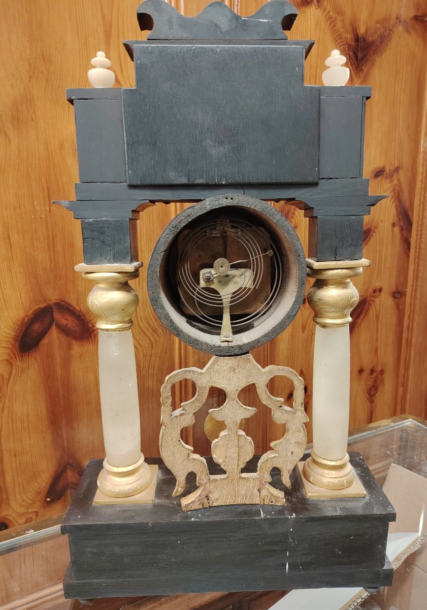 Pendule de parvis Biedermeier en bois ébénisé et doré, à colonnes d'albâtre,XIX SIECLE-photo-1