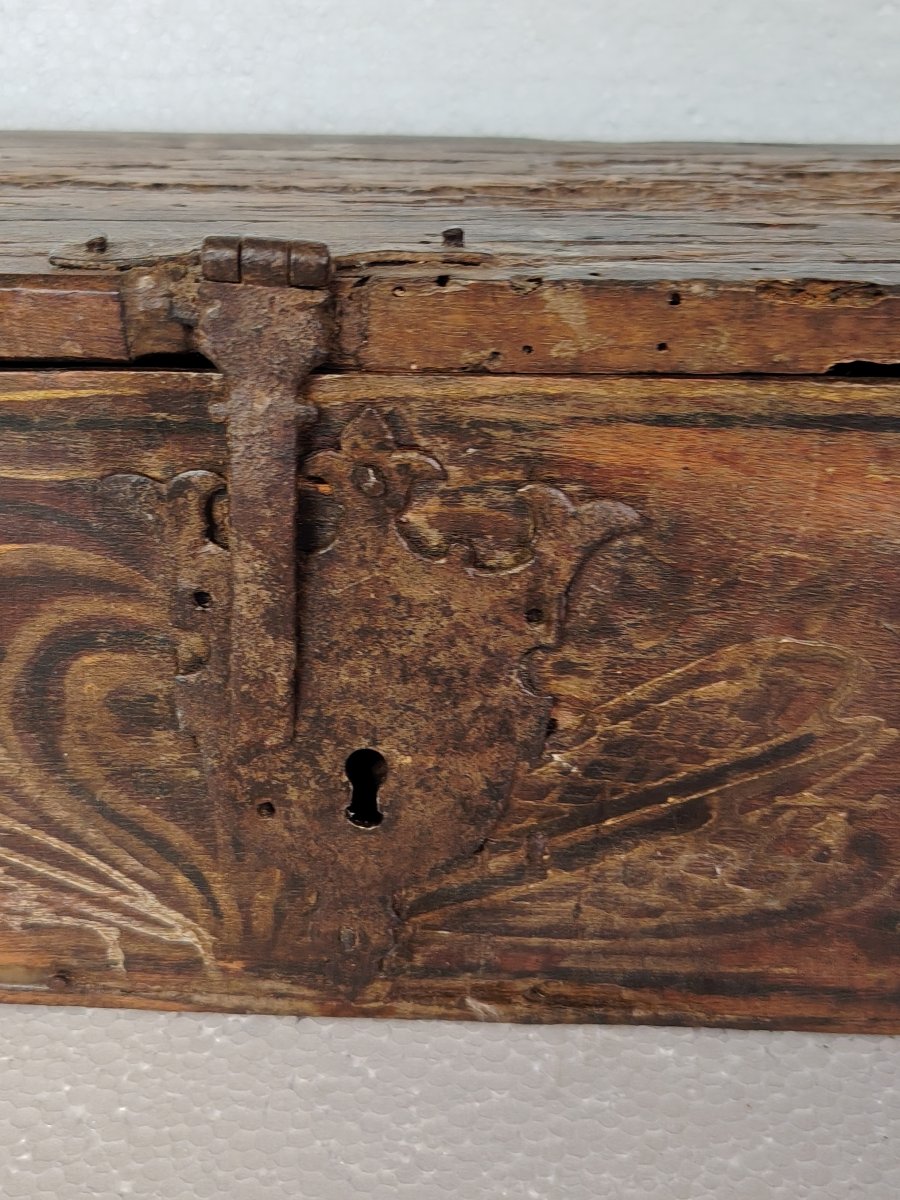 Antique Fruitwood Box, Painted With Stylized Motifs. 17th Century, Italy-photo-3