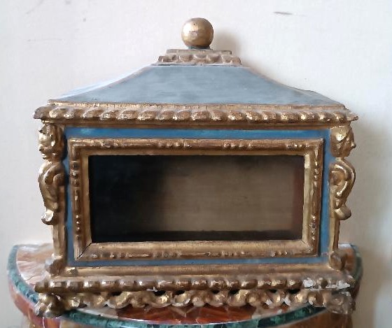 Vitrine toscane ancienne du XVIe siècle