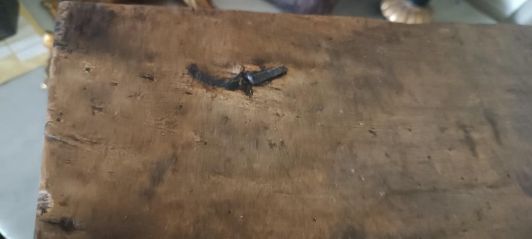 Coffre, boîte ou coffre en bois ancien du XVIIe siècle-photo-1