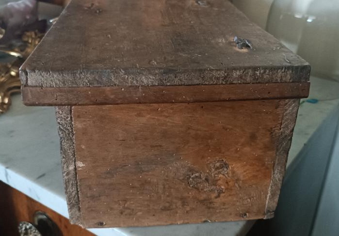 Coffre, boîte ou coffre en bois ancien du XVIIe siècle-photo-2