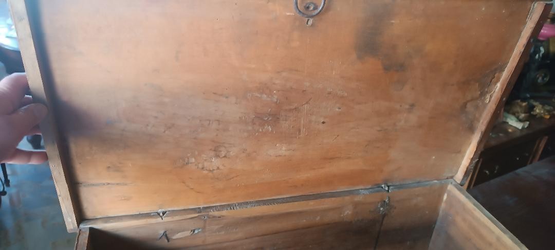 Coffre toscan ancien en noyer du XVIIe siècle-photo-4
