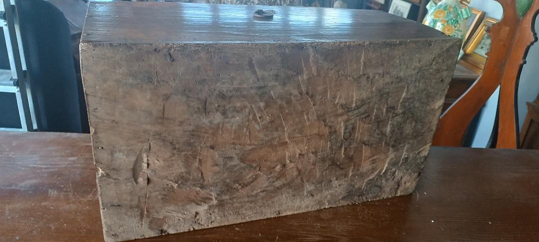 Coffre toscan ancien en noyer du XVIIe siècle-photo-6