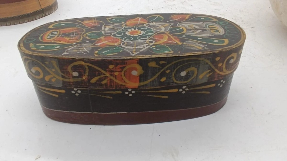Antique Painted Box From Tyrol, 19th Century, Made Of Bent Beech And Fir-photo-2