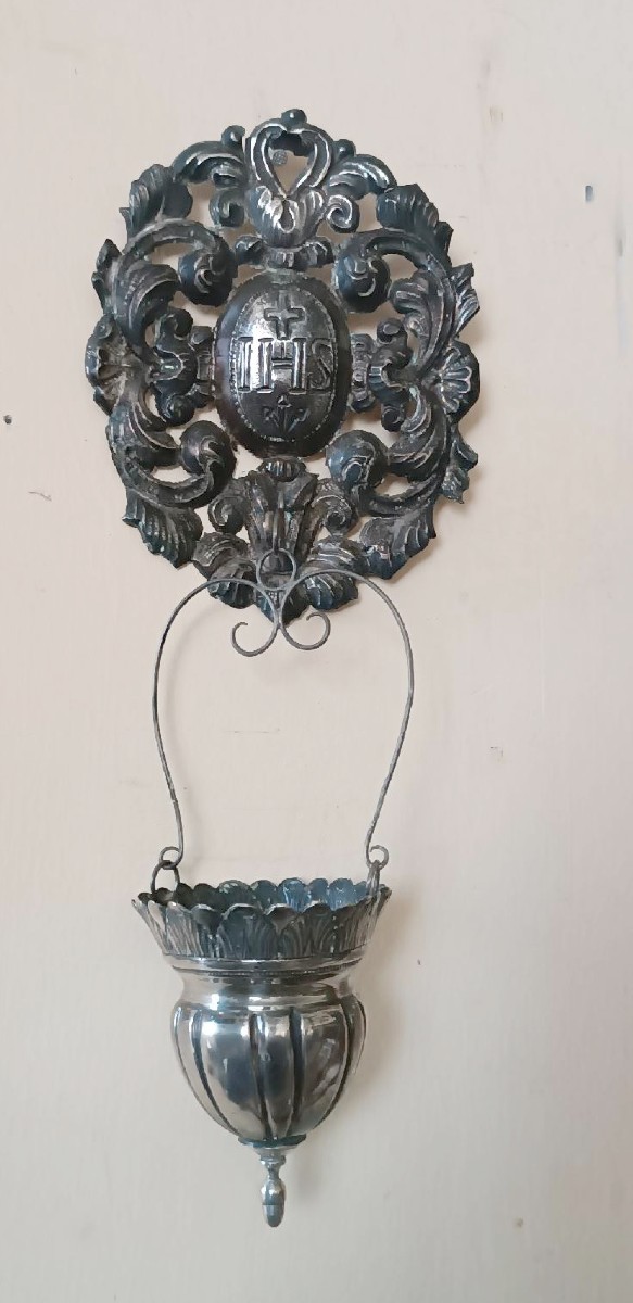 Artisanat italien du XIXe siècle. Bénitier en argent avec bassin amovible.-photo-2