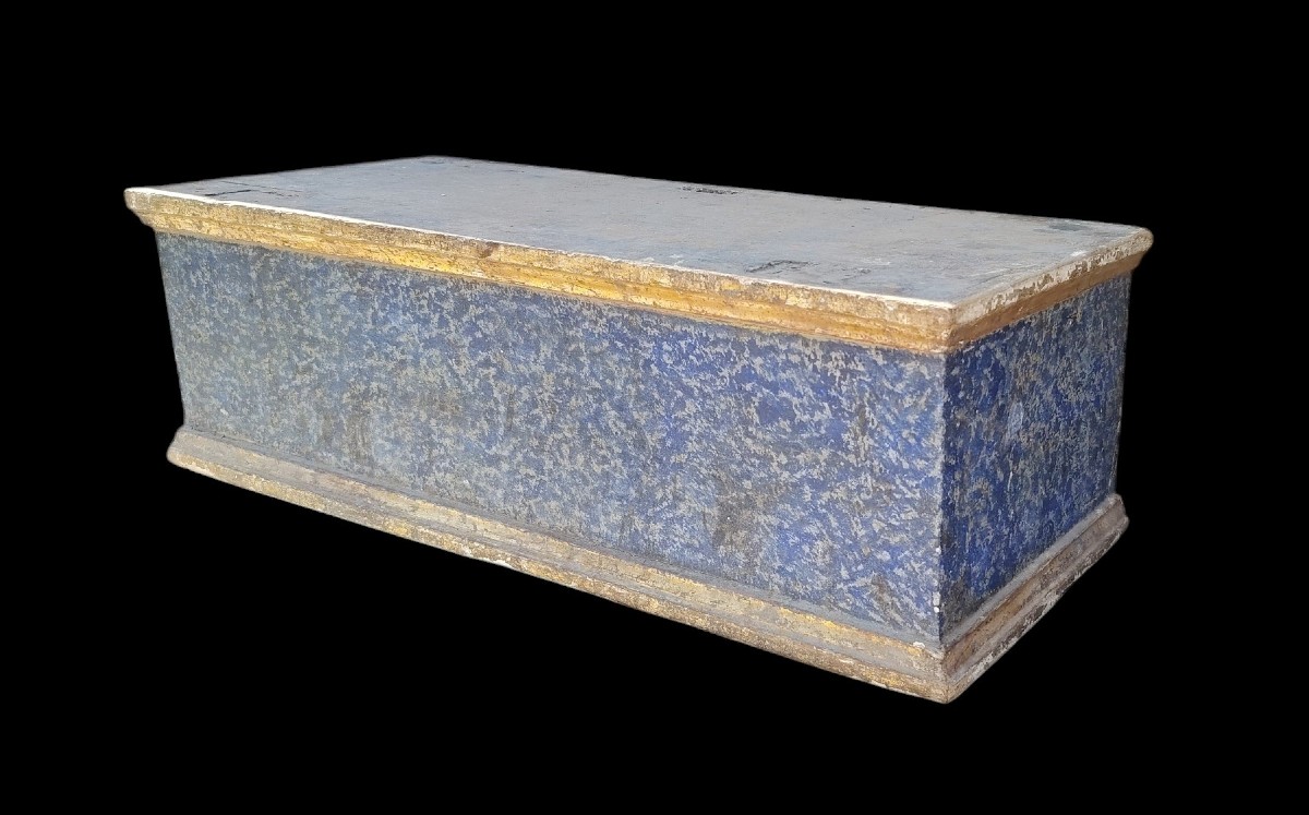 Antique Lacquered And Gilded Wooden Base. 18th Century, Italy