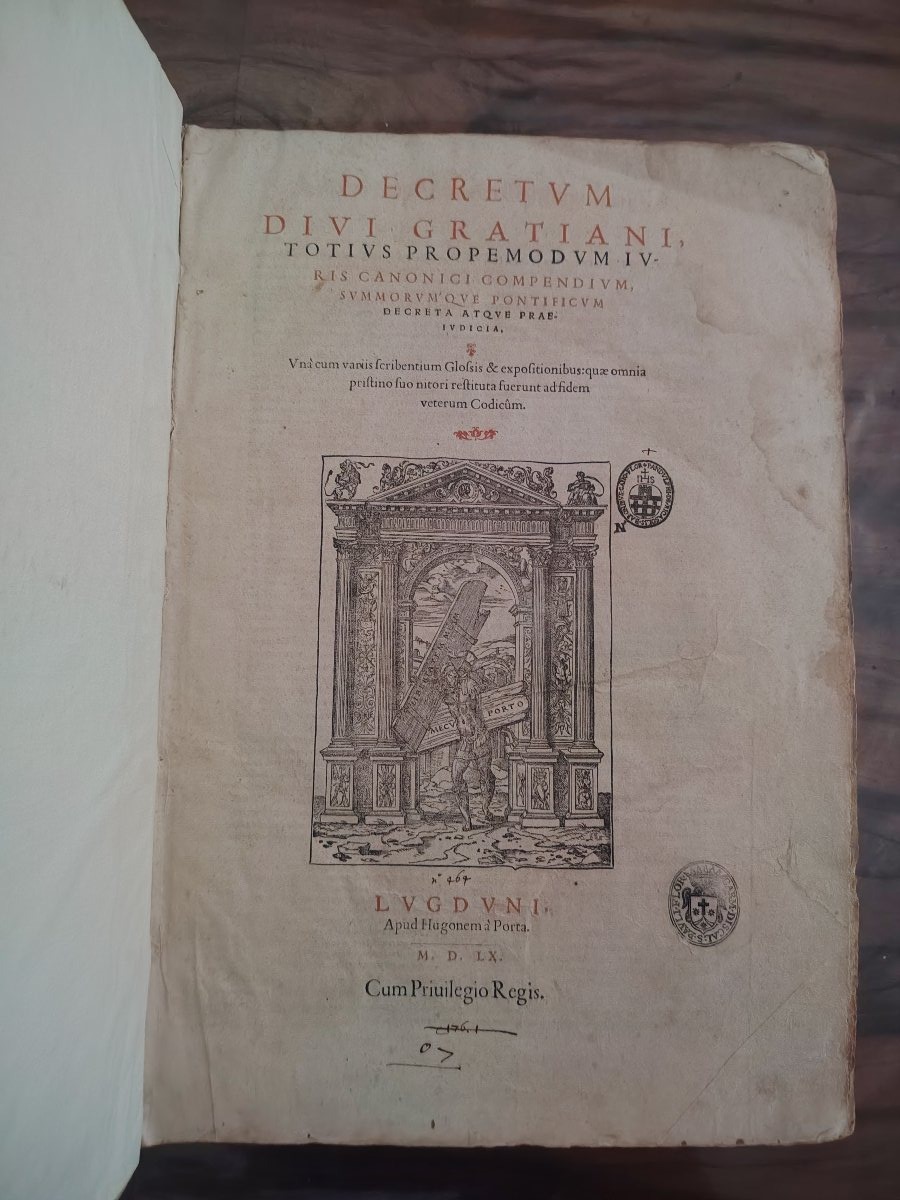 Decretum Divi Gratiani, 1560, Hugues De La Porte-lione -photo-3