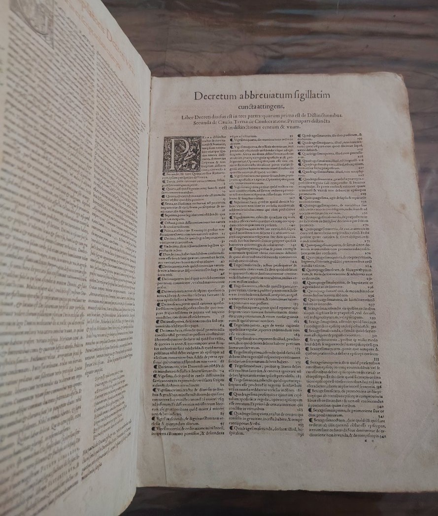 Decretum Divi Gratiani, 1560, Hugues De La Porte-lione -photo-4