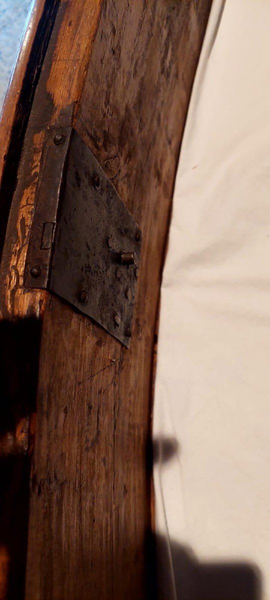 18th-century Antique Chest-photo-7