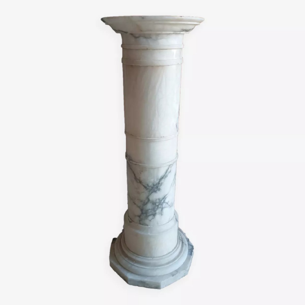 Grande colonne en albâtre de la fin du XIXe siècle