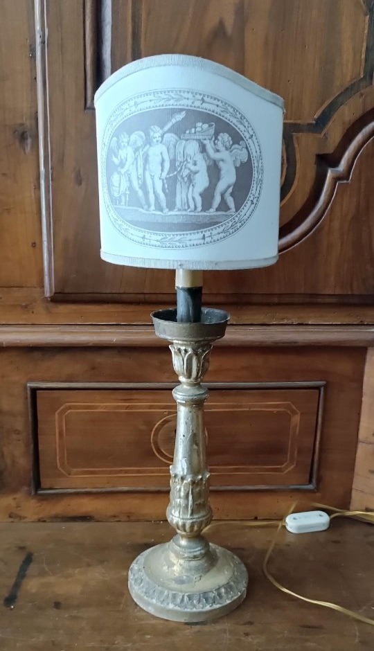 chandelier électrique ancien en bois doré