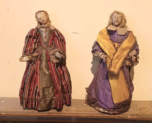 Paire de petits mannequins anciens du XVIIIe siècle, Italie