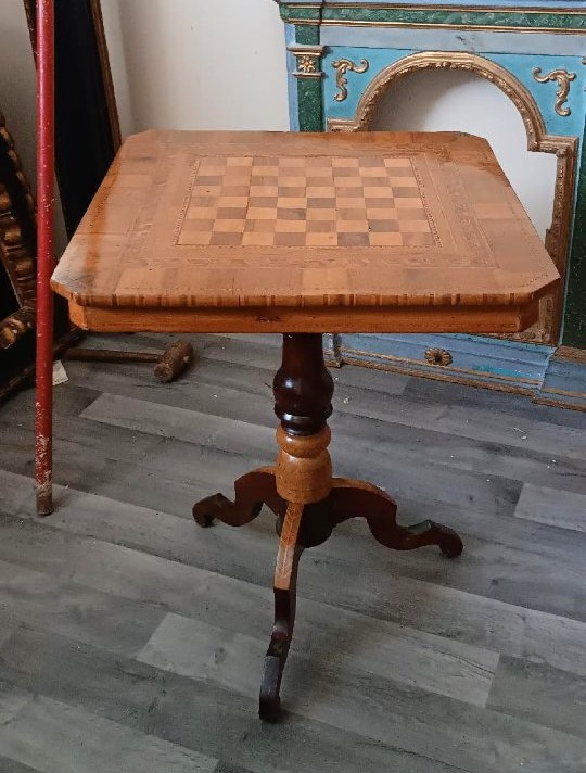 Table d'échecs ancienne incrustée, Italie du XIXe siècle