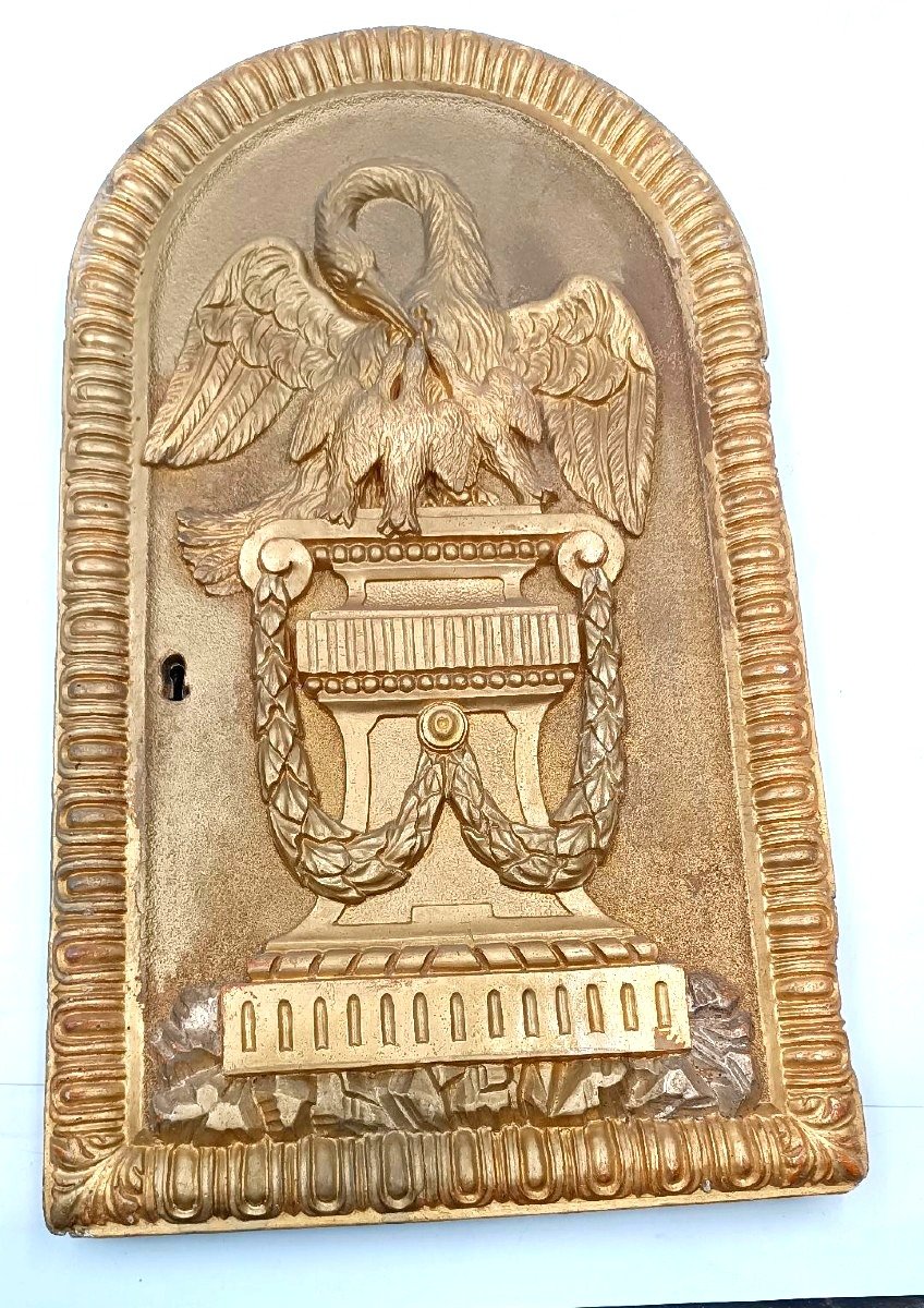 Portail de tabernacle, ciboire, en bois doré avec pélican, fin du XVIIIe siècle