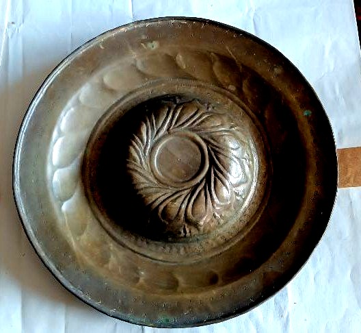 Plat à aumônes antique en laiton , XVIIIe siècle-photo-2