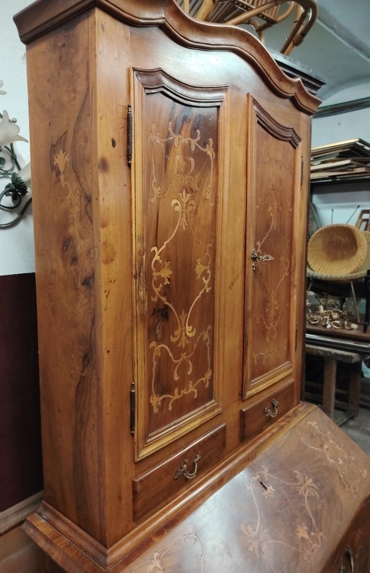Meuble trumeaux en bois massif avec marqueterie, de style Louis XV et datant du début du XXe -photo-1