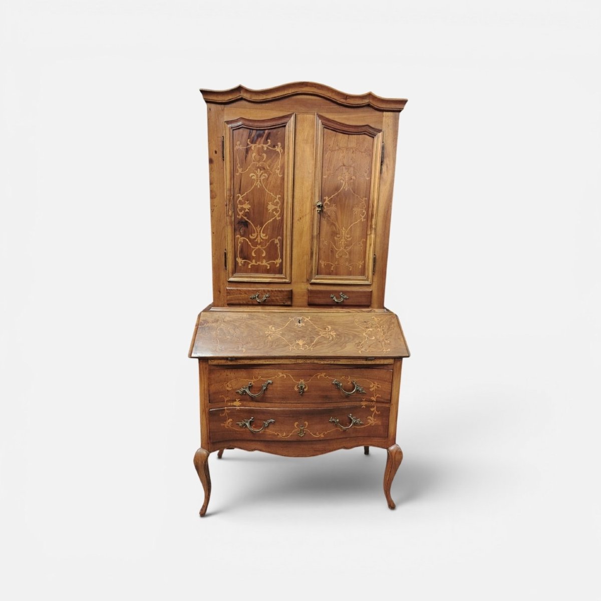 Meuble trumeaux en bois massif avec marqueterie, de style Louis XV et datant du début du XXe 