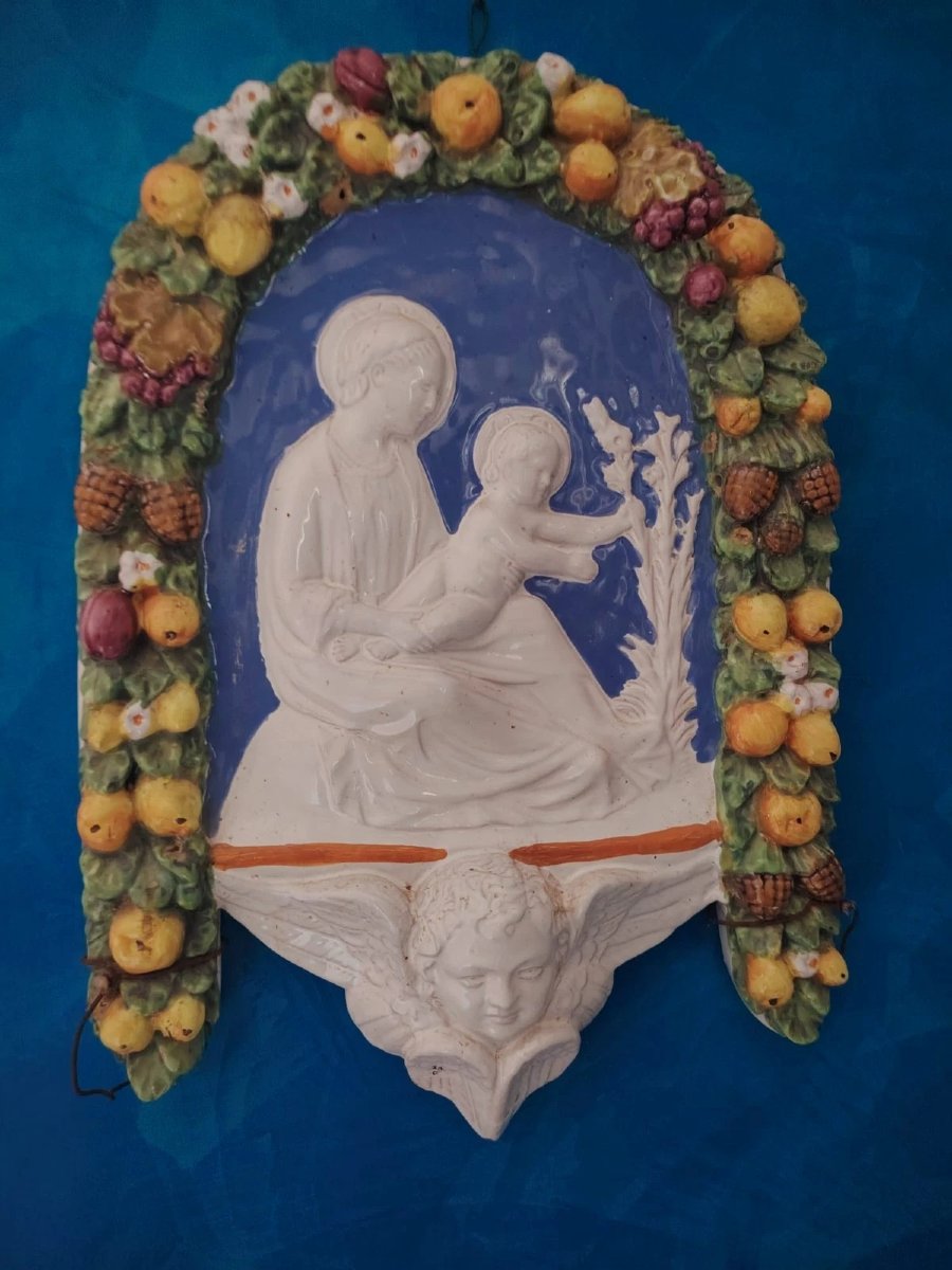 Sanctuaire en faïence émaillée de style Robbiano, début du XXe siècle, représentant la Vierge à-photo-4