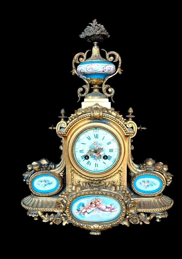 Pendule de table ancienne en bronze doré, porcelaine de Sèvres, France, fin du XIXe siècle