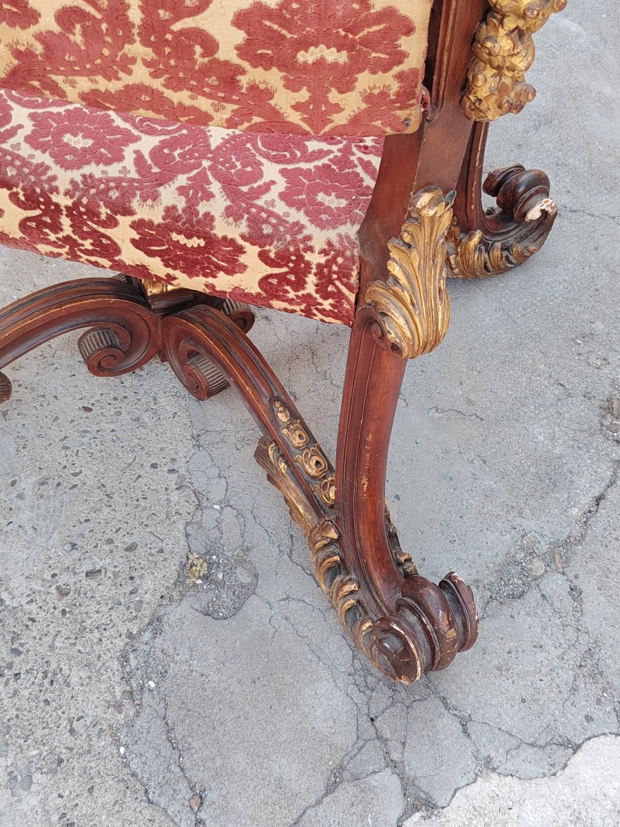 Un trône ou fauteuil d'apparat imposant , en bois sculpté XIX siecle-photo-5