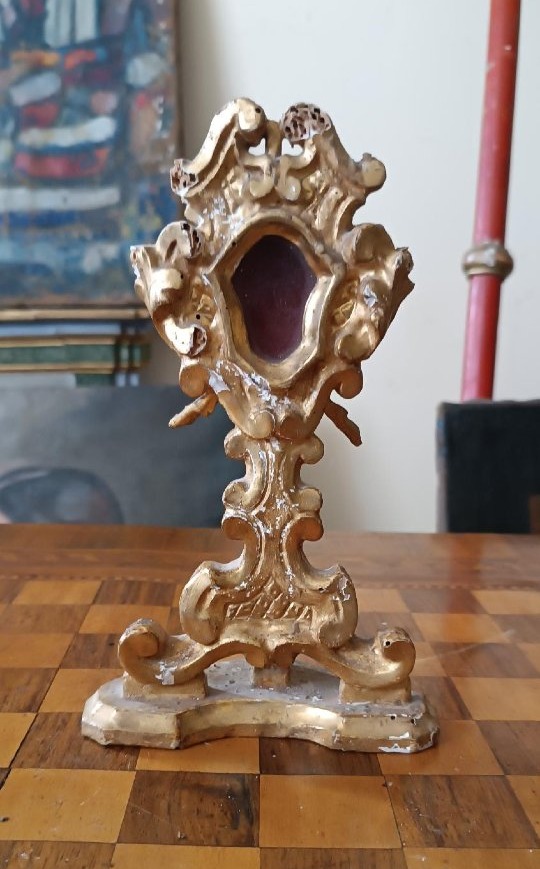 18th-century Gilded Wooden Reliquary-photo-1
