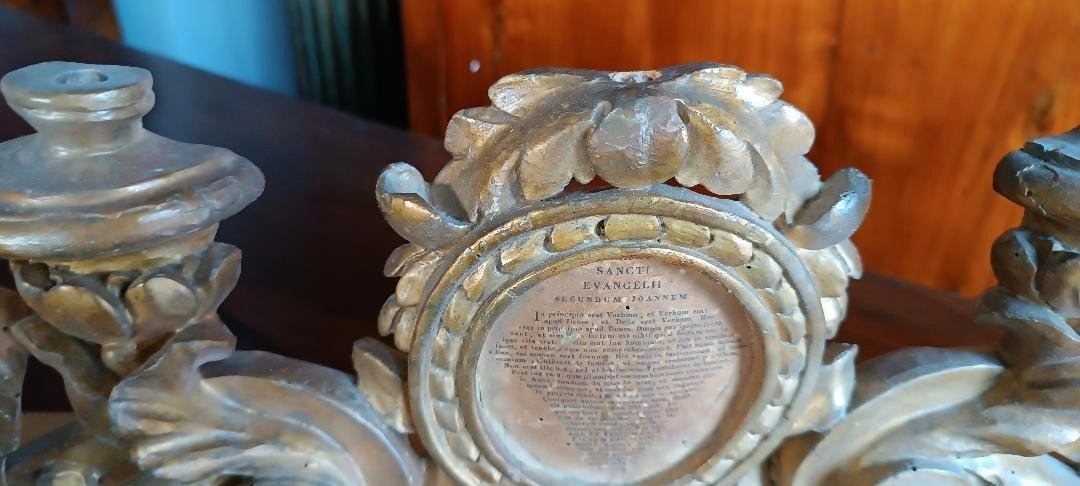 candélabre en bois doré du XVIIIe siècle avec retable-photo-3