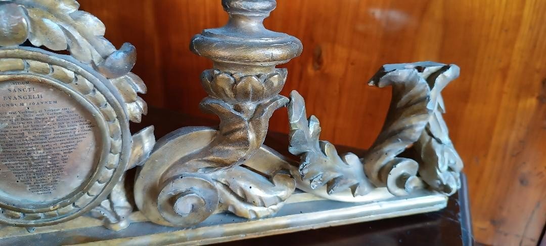 candélabre en bois doré du XVIIIe siècle avec retable-photo-4
