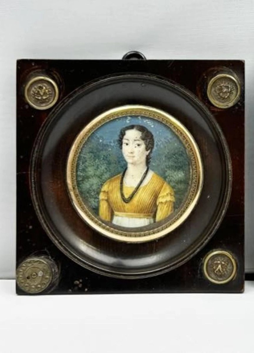 Miniature à l'huile ancienne représentant un portrait de femme, première moitié du XIXe siècle