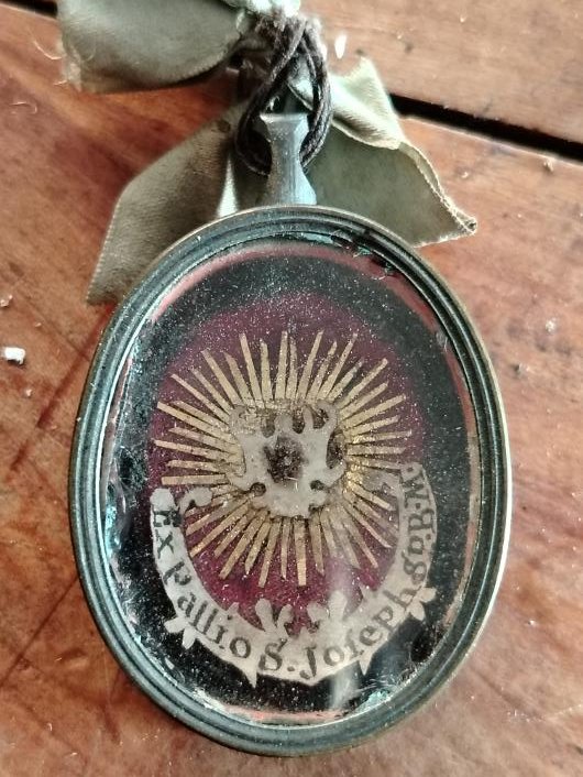 Ancienne relique du palium de Saint Joseph-photo-2
