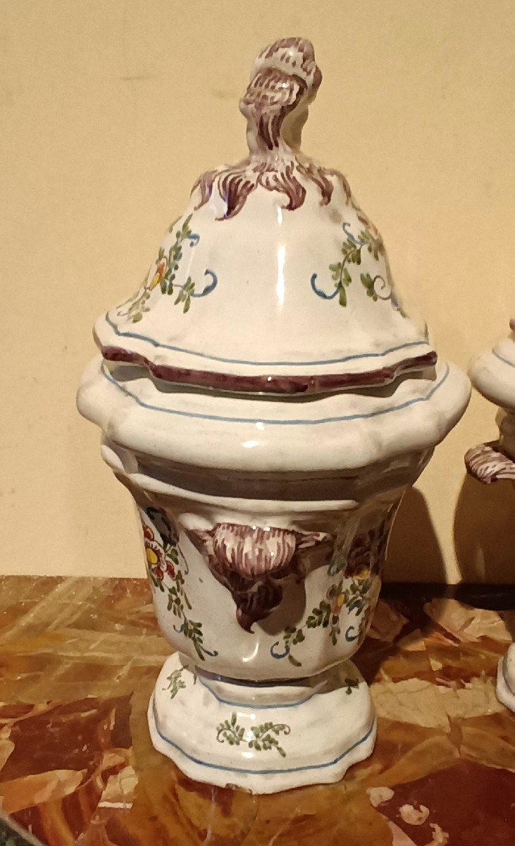Pair Of Decorated Majolica Vases, 18th Century -photo-4