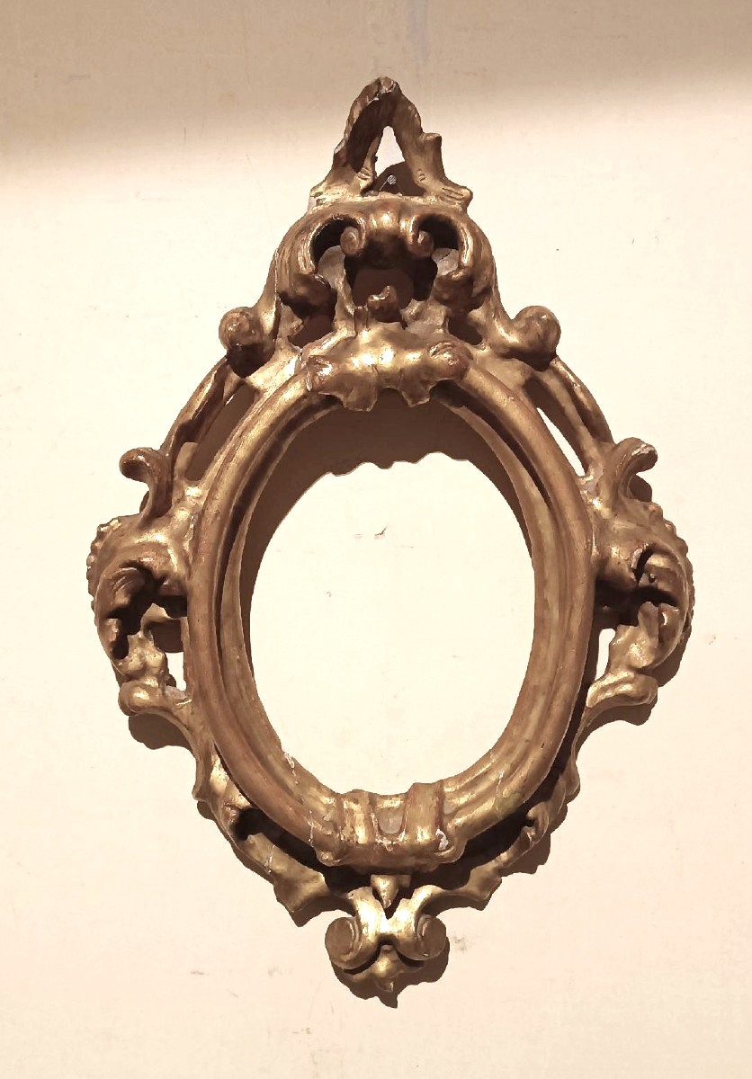 Antique Oval Gilded And Carved Louis XIV-style Frame—tuscany, 17th Century, 51x34 Cm
