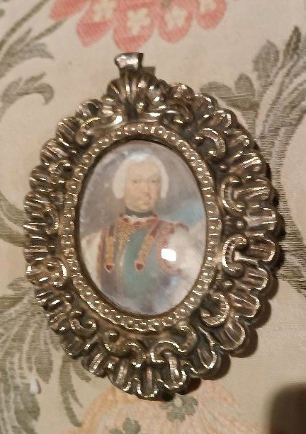 Miniature Painting On Ivory: 18th-century Italian Noble Portrait—silver Frame-photo-4