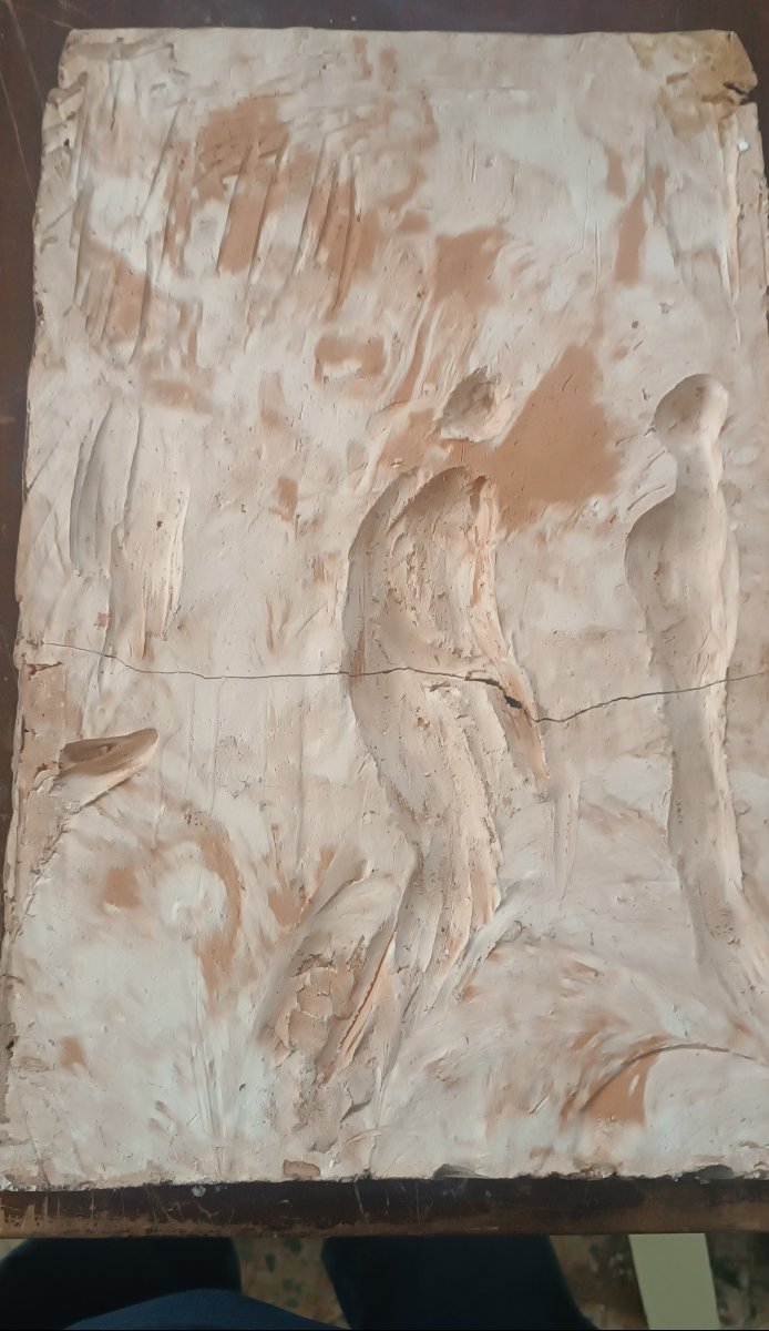 plaque en terre cuite ancienne, petit édicule, bas-relief du Christ portant la croix, -photo-1