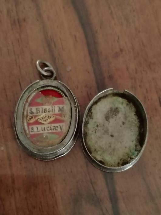 Ancien reliquaire en argent avec relique de saint Blaise et sainte Lucie-photo-4