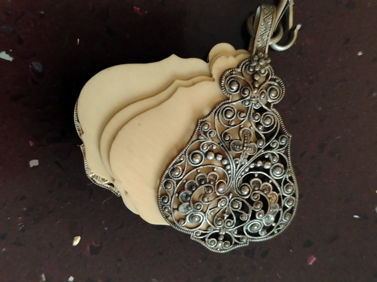 Chatelaine  victorienne en métal argenté-photo-3