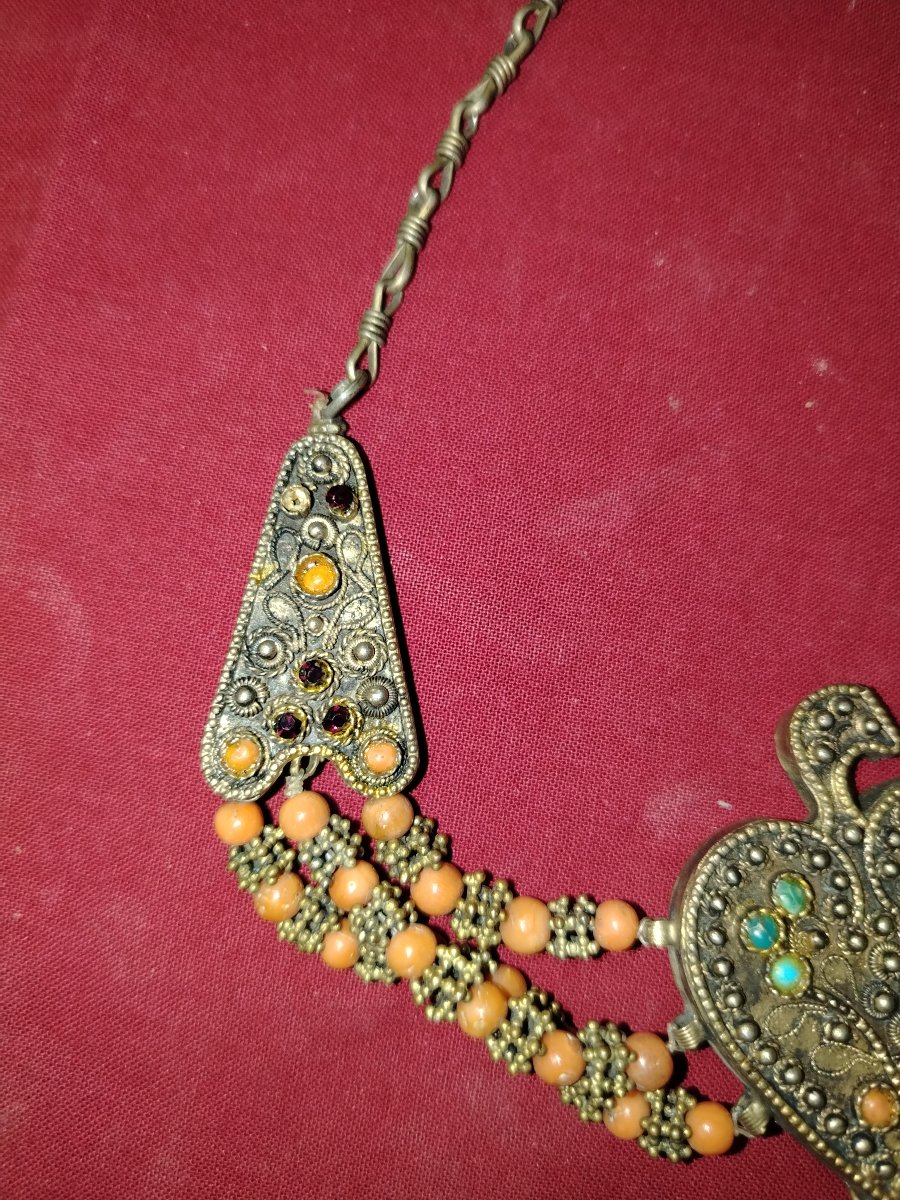 Ancien collier ethnique traditionnel Tibetan debut de 900 siecle-photo-1