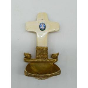 Bénitier En Ivoire Et Bronze Doré Avec émail De Crucifixion