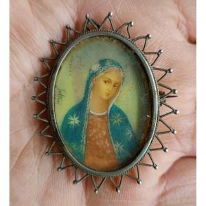 Broche Ancienne En Argent Avec Miniature Peinte Représentant La Madone