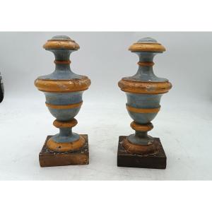 Ancient Pair Of Palm Holders And Candlesticks In Lacquered Wood