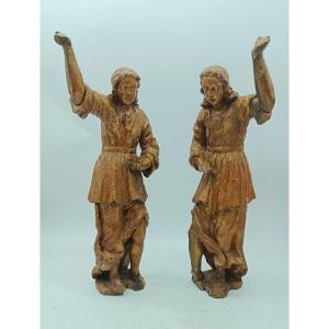 Ancient Pair Of Gilded Wood Sculptures Of Angels
