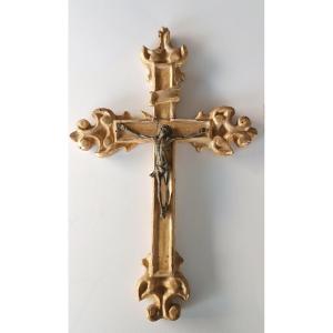 Croix ancienne en bois doré du XVIIIe siècle