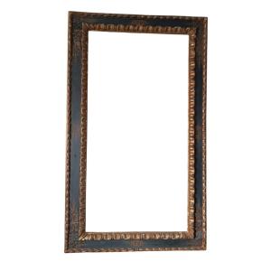 Grand cadre ancien laqué et doré du XVIIe siècle