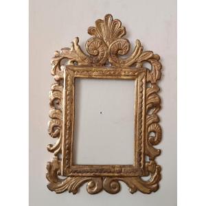 Cadre ancien en bois doré du XVIIIe siècle